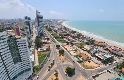 Lindo apartamento reformado com 2 quartos com vista mar em ponta negra