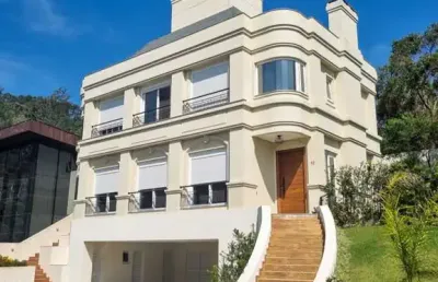 Casa em condomínio fechado com 4 quartos à venda no cacupé, florianópolis  por r$ 5.300.000