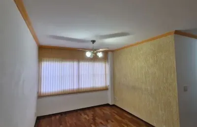 Apartamento com armários planejados - ótima localização, 7 minutos do centro