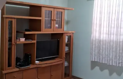 Casa com 3 dormitórios e cozinha planejada - ótima localização, com variedades de comércios e 9 minutos do shopping jardim oriente