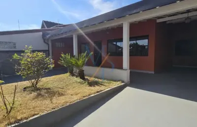 Charmosa casa térrea - lote inteiro– no bairro vista verde - recém reformada oferece 3 dormitórios, sendo 1 suíte