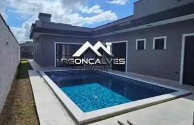 Casa de alto padrão com piscina de borda infinita – centro de piraquara