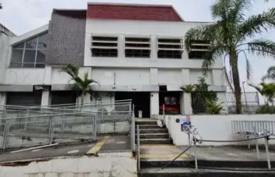 Prédio com 1 sala para alugar na Rua Victório Santim, 95, Vila Carmosina, São Paulo