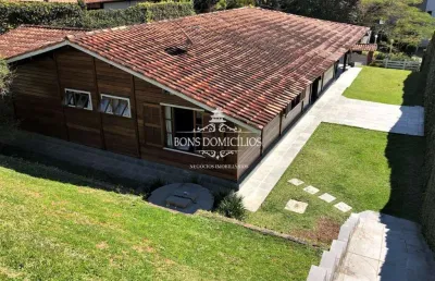 Refúgio com vista privilegiada: casa térrea pré-fabricada em madeira - casema