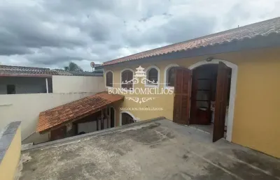 Casa com 3 dormitórios + galpão comercial com 3 salas grandes para locação ao lado do assai no km 26