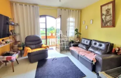 Casa em rua tranquila na granja viana ao lado do shopping the square