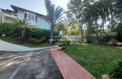 Belíssima casa no miolo da granja com 4 dormitórios sendo uma suíte hiper master com hidromassagem e sauna e totalmente mobiliada.
