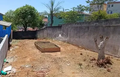 Terreno de esquina com quase 180m no centro de cotia por apenas 299 mil