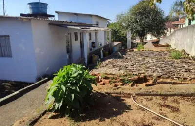 Terreno de esquina  com 177m² no centro de cotia por apenas 299 mil