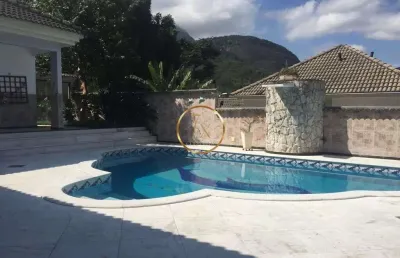 Casa em condomínio fechado com 4 quartos para alugar na Estrada do Bananal, Freguesia (Jacarepaguá), Rio de Janeiro