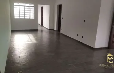 Casa com 3 quartos à venda na Rua João Malta Júnior, 94, Vila Jaboticabeira, Taubaté