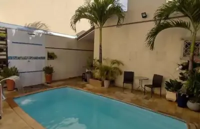 Casa com 4 quartos à venda na Rua Santa Madre Beatriz Silva, 171, Vila Jaboticabeira, Taubaté