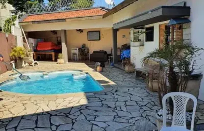 Casa em condomínio fechado com 4 quartos à venda na Rua Voluntário Benedito Sérgio, 940, Estiva, Taubaté