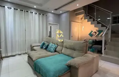 Casa com piscina e varanda gourmet à venda em condomínio em taubaté