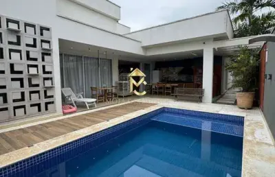 Casa em condomínio com piscina e varanda gourmet para venda e locação.