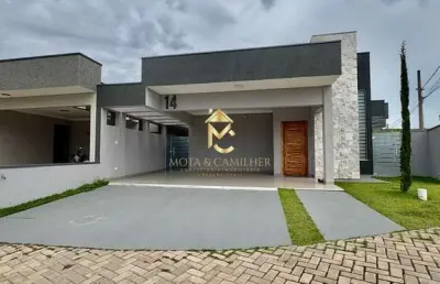Casa com área gourmet à venda em condomínio fechado.