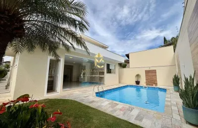 Sobrado com piscina em condomínio disponível para venda