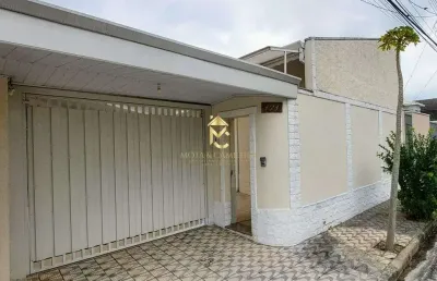 Casa com piscina à venda em condomínio privilegiado na independência.