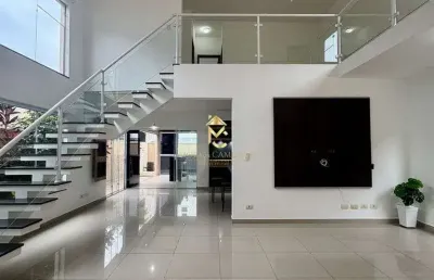 Casa em condomínio disponível para venda ou locação.