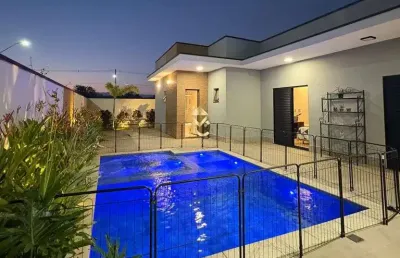 Casa térrea com 3 suítes e linda área gourmet à venda em condomínio