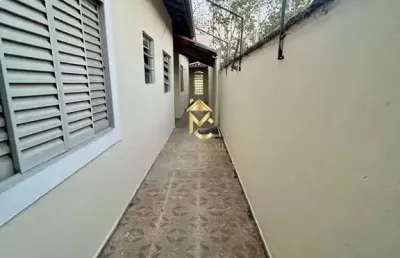 Casa com suíte disponível para locação próximo ao sesc.