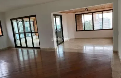 Oportunidade apartamento areá util 240m2, 4 vagas,rua muito valorizada.