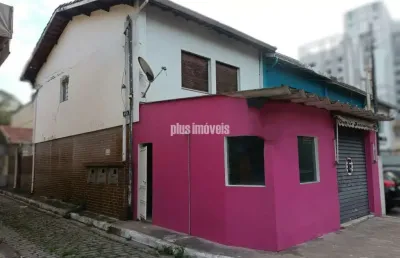 Sobrado de esquina com duas entradas. uso misto.  bem localizado