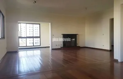 Apartamento com ótima planta 360º distribuído em 213,32 m2 de área útil na vila morumbi
