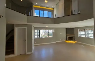 Apartamento duplex reformado com 4 quartos na aclimação