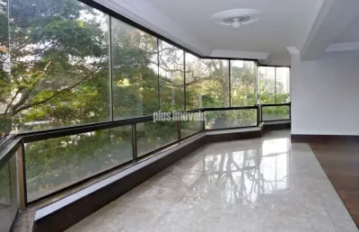 Próximo a escola graduada 487,0,0m² 4 suítes, 5 garagem -