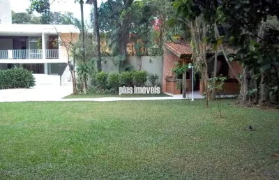 Excelente casa com 800,0m²ac - 1.890.0m²at  com 4 dorms, 2 suítes - varias salas - 9 vagas.
