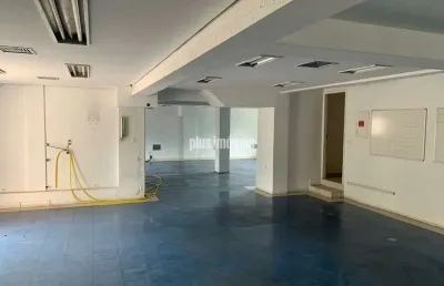 Casa comercial com 16 salas para alugar na Rua Desembargador Paulo Passaláqua, 200, Pacaembu, São Paulo