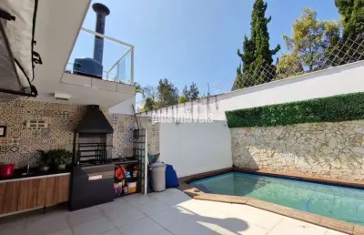 Casa e localização simplesmente ideais para morar muito bem