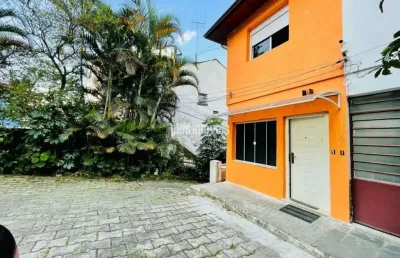 .sobrado de 160 m² , casa de vila ,2 dormitórios , uma vaga de garagem , vila mariana - px metro