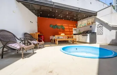 Casa em condomínio com 4 dormitórios, 2 suítes , 3 garagem   - piscina e churrasqueira.