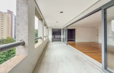 Morumbi!  277,0m²  4 quartos, sendo 2 suítes,  3 vagas.