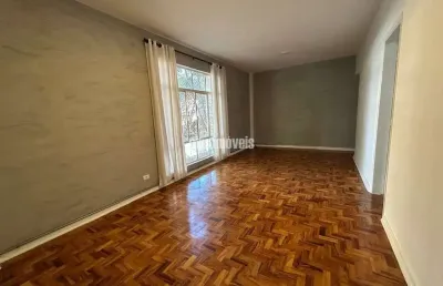 Apartamento diferenciado, prédio charmoso, rua pequena e tranquila