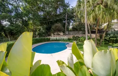 Cidade jardim!  781,m² área de terreno,  620,0m² área construída, 4 suítes, 4 vagas, piscina!