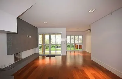 Casa em condomínio fechado com 4 quartos para alugar na Rua Francisco José Rodrigues Neto, 1021, Panamby, São Paulo