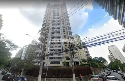 Um agradável  apartamento duplex  de 170m² de área útil no itaim bibi.