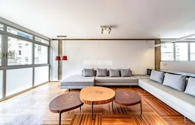 Apartamento de 200 m a.u , finamente decorado, com duas suítes