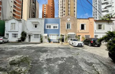 Casa de vila - ( com quintal! e entrada lateral ) custo beneficio excelente!