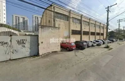 Galpão/depósito/armazém e 4 banheiros à venda, 1800 m²