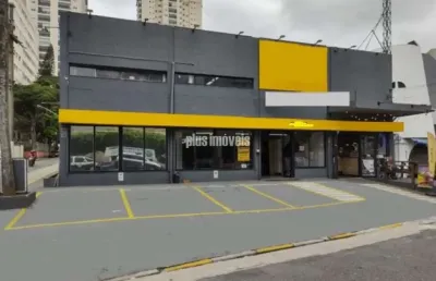 Imovel de esquina com terreno de 2.257 m² e entrada em 3 ruas