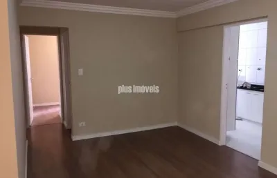 Morumbi apartamento reformado com sacada, 1 vaga com lazer
