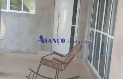 Jardim do lago - casa térrea reformada, faltando apenas pintura