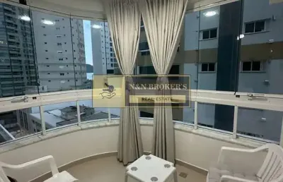 Ao lado da roda gigante  pioneiros, balneário camboriú, sc