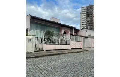 Casa comercial com 5 salas para alugar na Rua Assunção, 40, Ponta Aguda, Blumenau