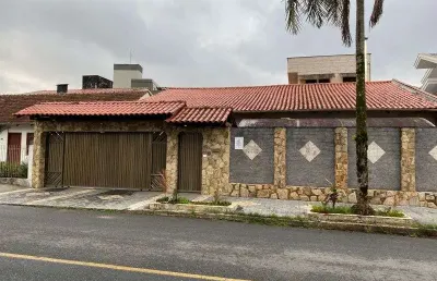 Casa com 10 quartos para alugar na Timbó, 56, Fritz Lorenz, Timbó