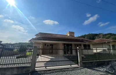 Casa com 2 quartos para alugar na Rua Saudades, 14, Vila Germer, Timbó